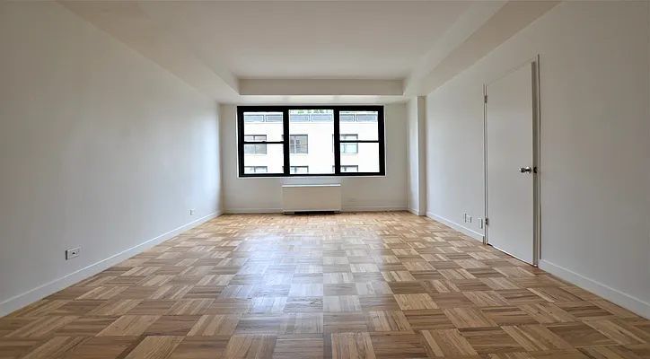 Rented by Manhattan Realty Group | media 17