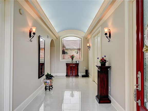 5th image of 1464 Burbank Dr