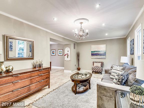 3rd image of 13 Grovepoint Ct