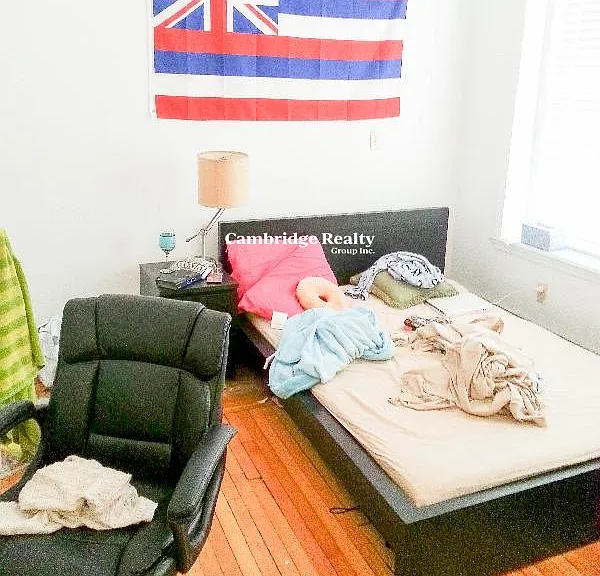 526 Harvard St #3T — Photo 3