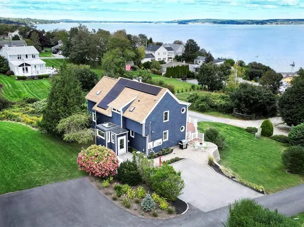 11 Cindy Ln, Portsmouth, RI 02871