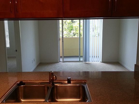 4th image of 1528 6th St APT 210