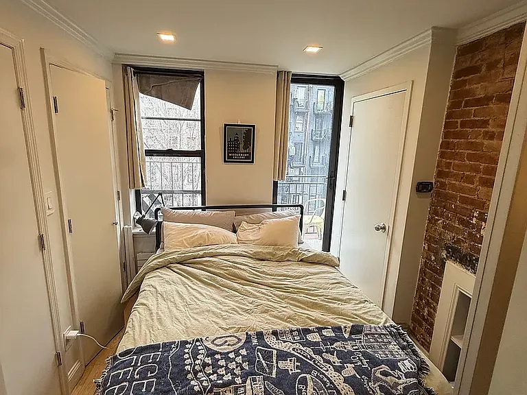 515 E 5th St #3A — Photo 6