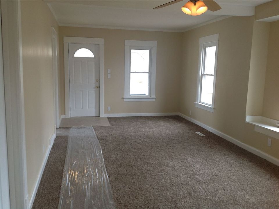 1st image of 1301 E 4th St