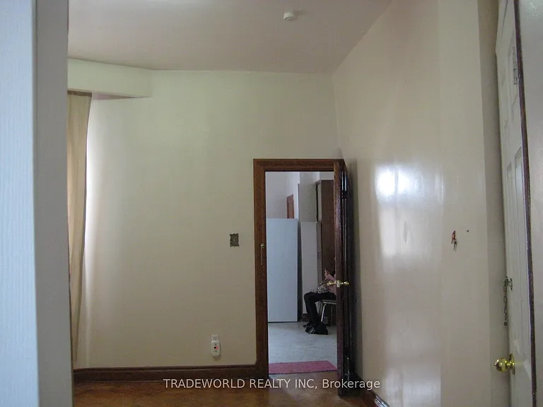 759 Gerrard St E #MAIN FL — Photo 7