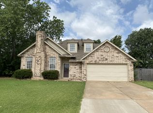 1729 Whispering Creek Ct, Edmond, OK 73013