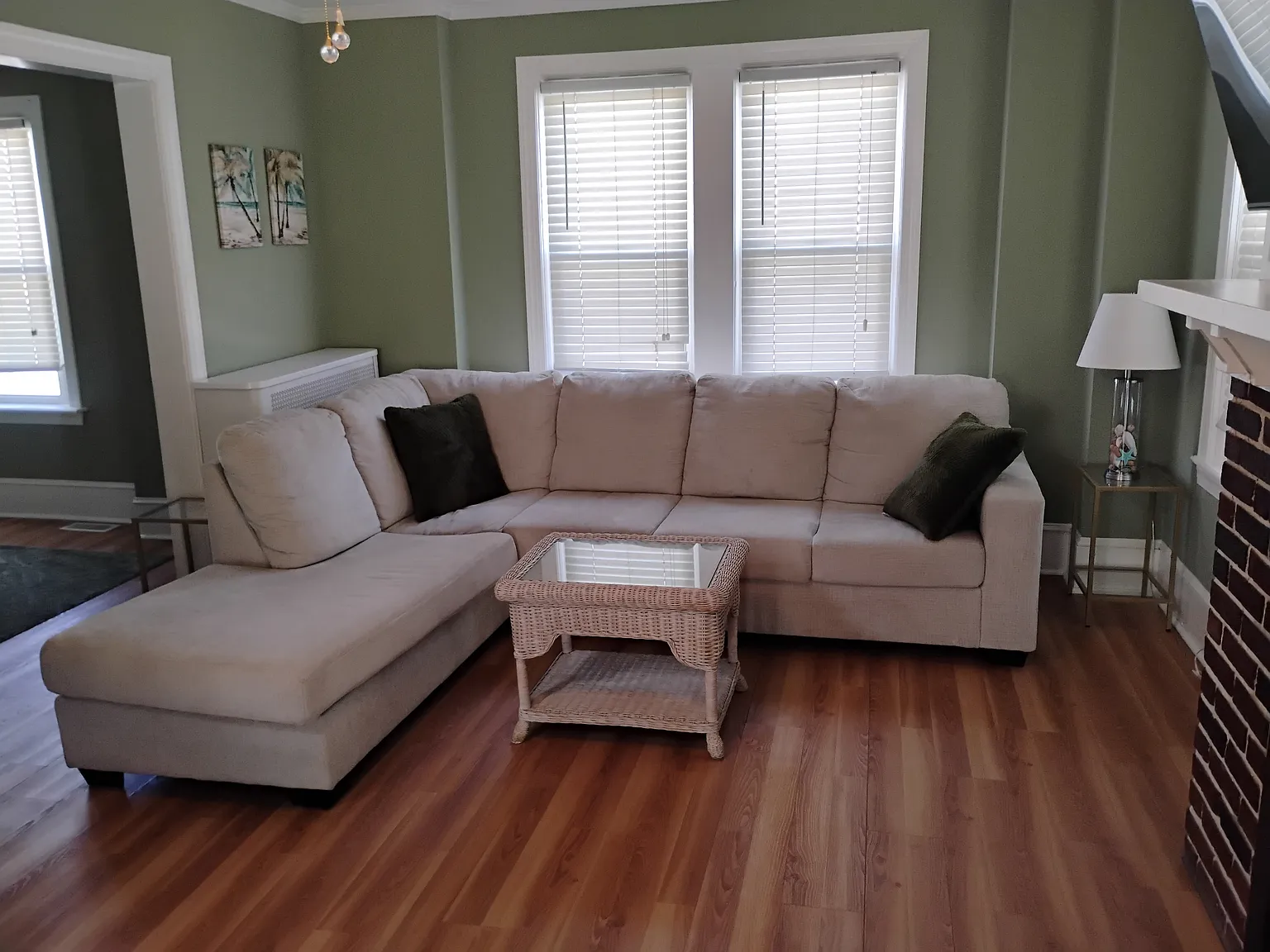 4 bed, 1617 sqft, $5,830 — Photo 2