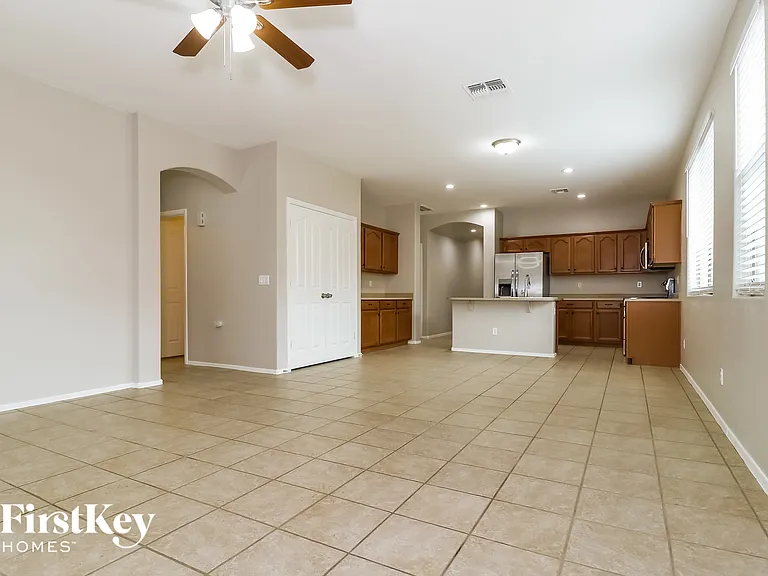15293 W Morning Glory St — Photo 4