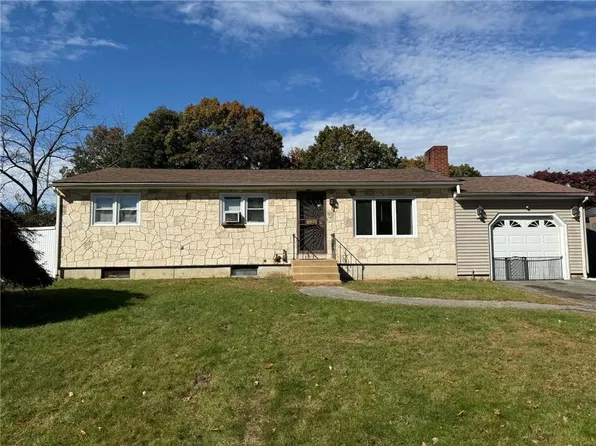162 Drybrook Rd, Warwick, RI 02889