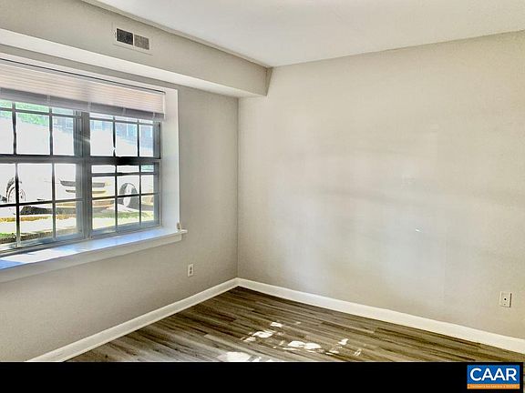 5th image of 545 Burgoyne Rd Unit 5