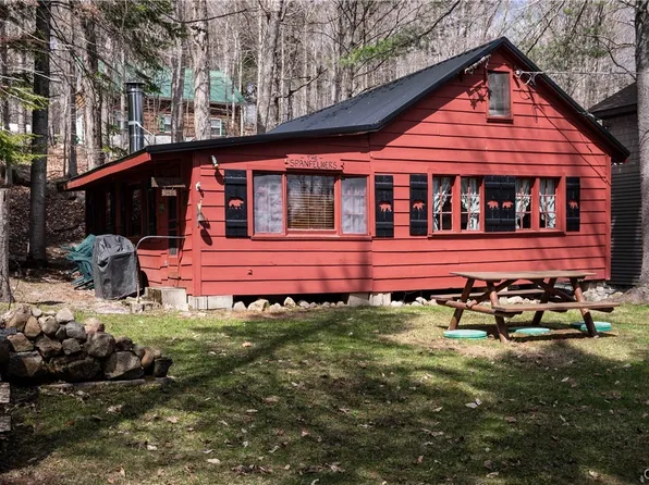 145 Hollywood Rd, Old Forge, NY 13420