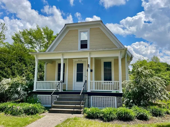 424 N 4th St, Dekalb, IL 60115
