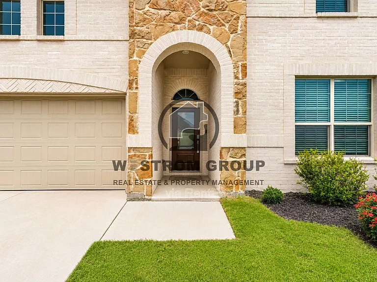 2600 Starwater Dr — Photo 2