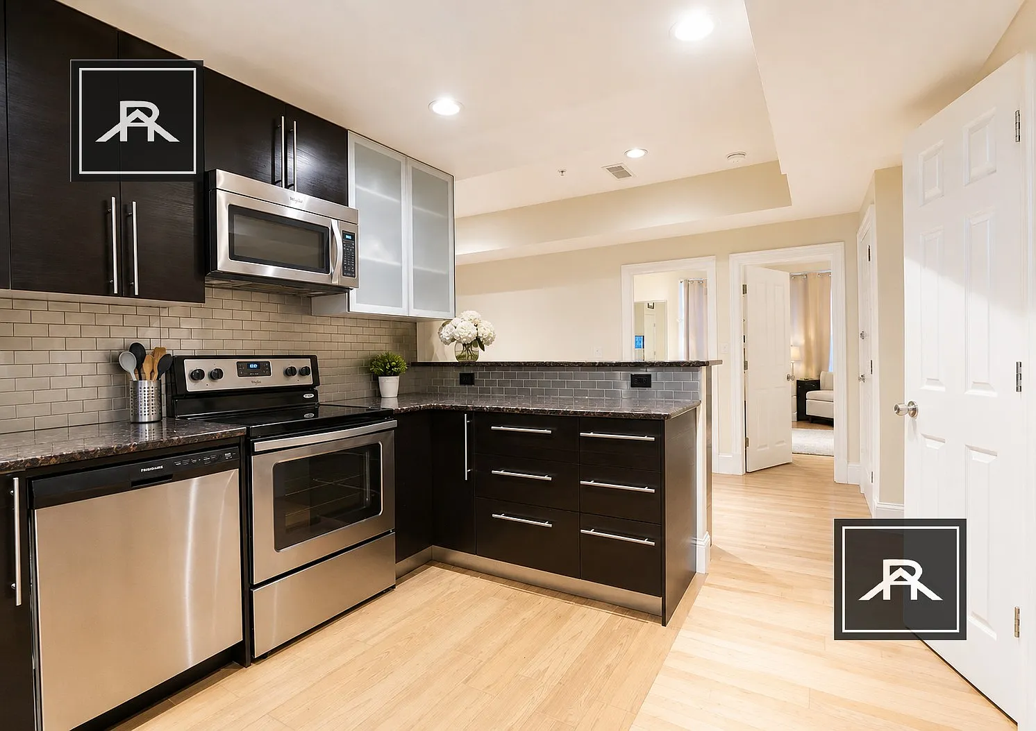 4 bed, 2.0 bath, 1400 sqft, $6,200 — Photo 3