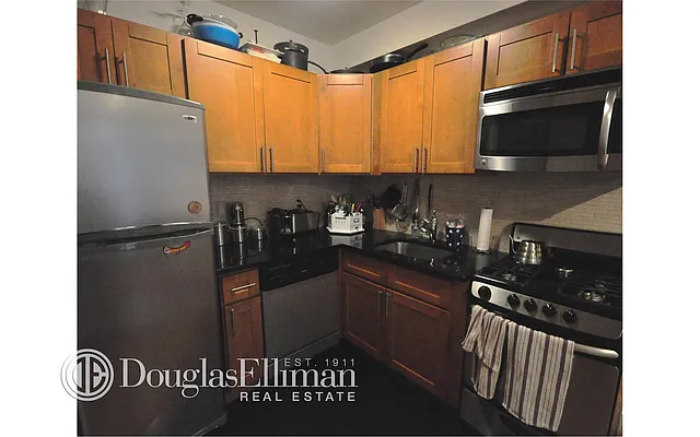 Rented by Douglas Elliman | media 11