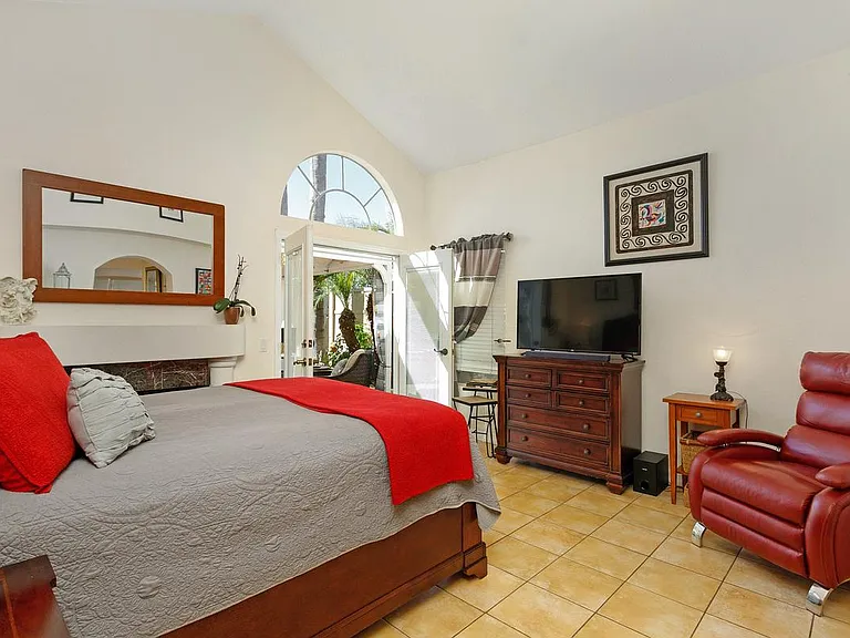 1565 Roma Dr — Photo 15
