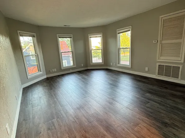 408 B Ave NW, Cedar Rapids, IA 52405