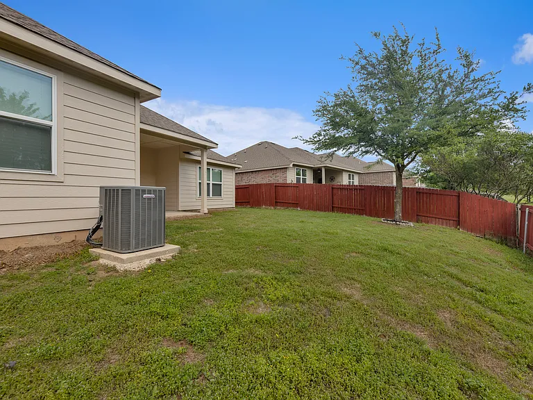 1805 Mesquite Ln — Photo 35