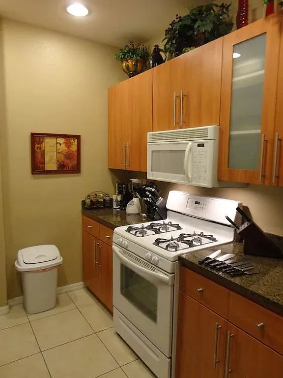 2 bed, 843 sqft, $2,500 — Photo 4