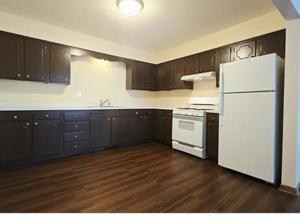 607 N 2nd St, Rockford, IL