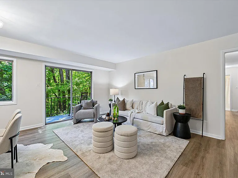10648 Montrose Ave #M-103 — Photo 5