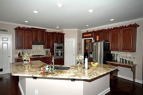 Kitche with Granite & Stainless