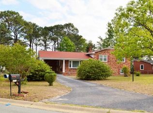 824 Dinmont Cir, Fayetteville, NC 28306