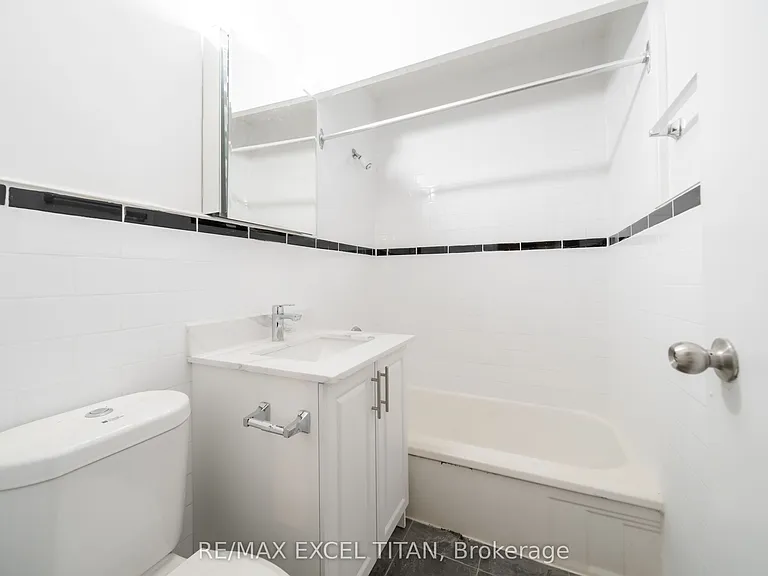 77 Erskine Ave #M8 — Photo 7
