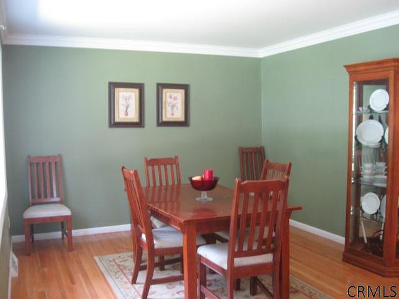 4th image of 28 ANNE Drive