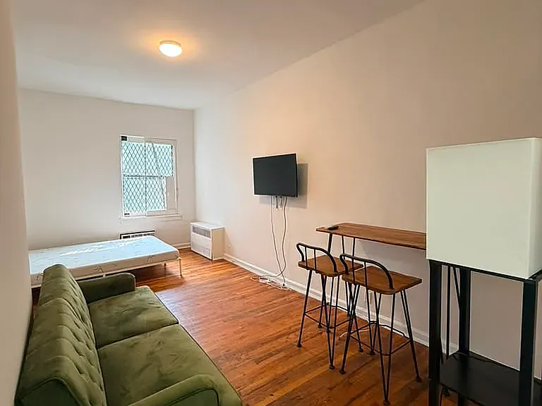 324 E 14th St #5-B — Photo 1