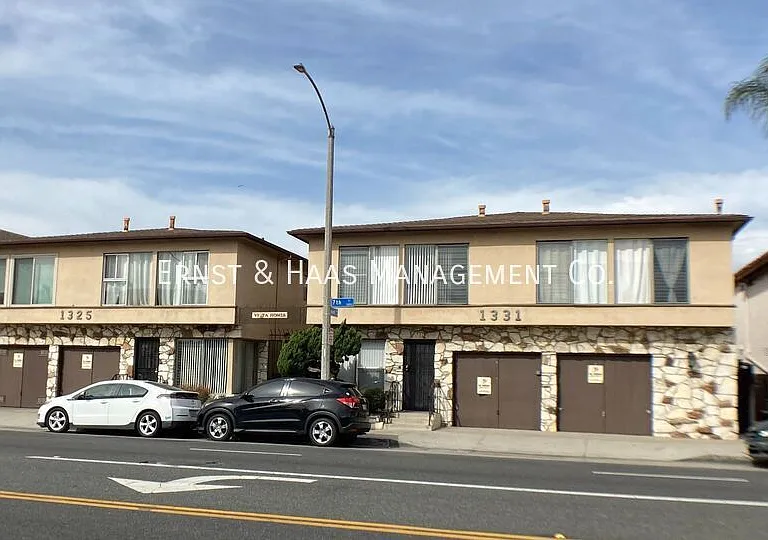 1325 E 7th St #2 — Photo 1