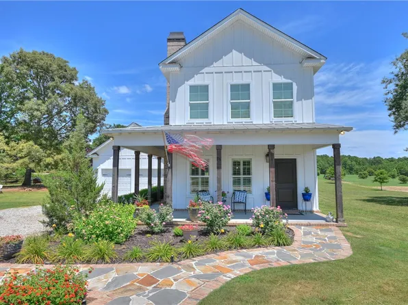 75 Lee Road 61, Auburn, AL 36832