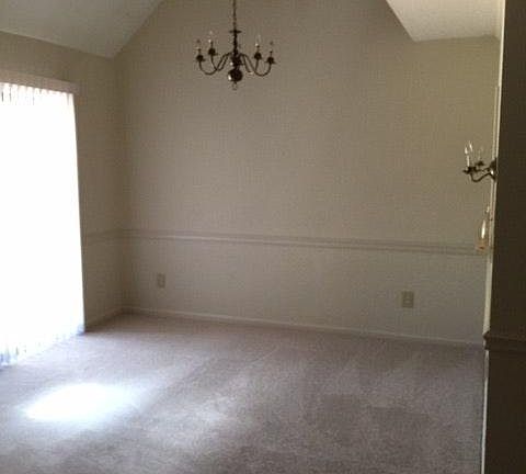 LIVING ROOM/DINING COMBO