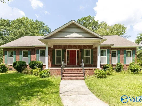 1104 Beverly St NE, Hartselle, AL 35640