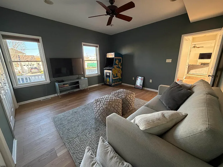 802 N Harvard Ave — Photo 36