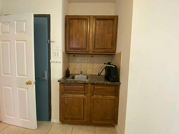 3rd image of 346 E 62nd St #5D