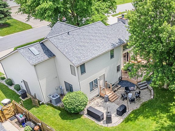 4th image of 8313 Summerset Pl