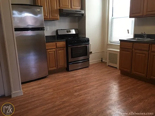 Rented by Realty 2000 Corp | media 14