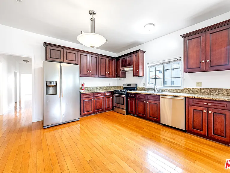 832 S Catalina St — Photo 12