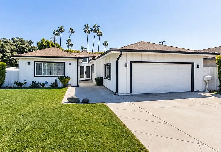 6624 Mammoth Ave — Photo 3