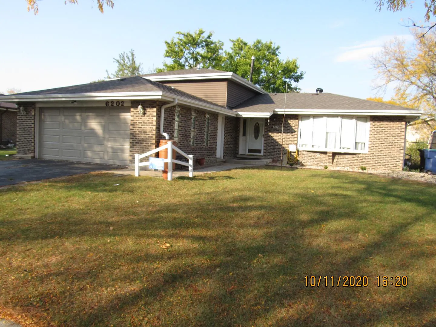 6202 Streamwood Ln photo 1
