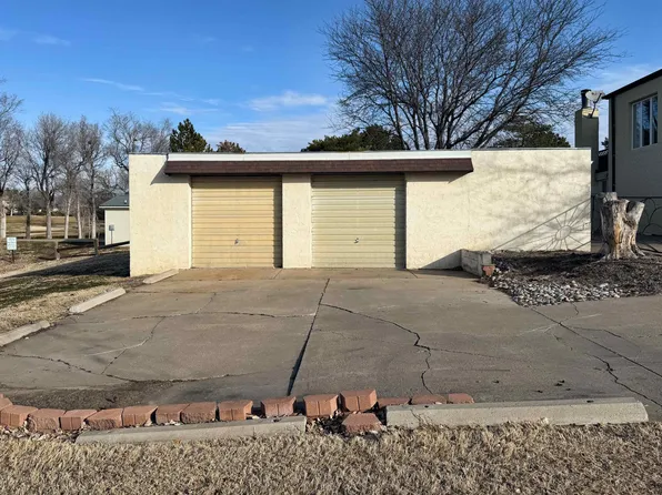 227 Castillian Blvd, Hays, KS 67601