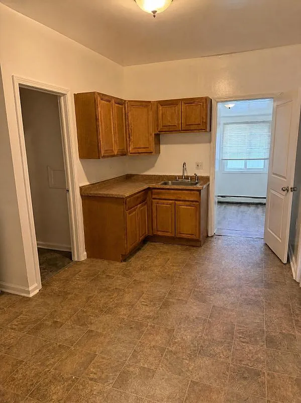 2 bed, 2.0 bath, 1300 sqft, $750 — Photo 1