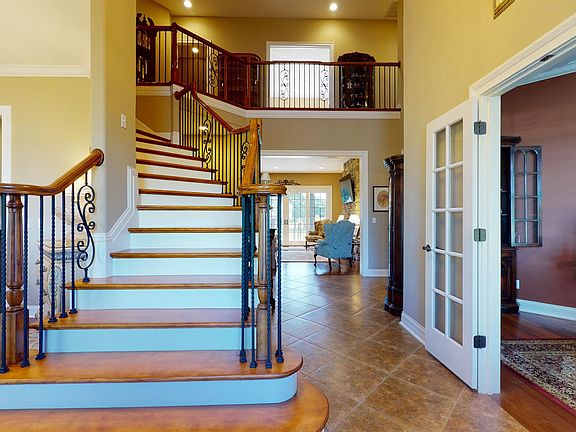 5th image of 254 Bridlewood Dr