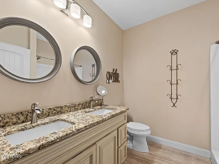 135 Lake Overlook Dr — Photo 18
