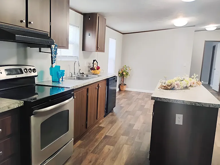 161 Rainbow Dr — Photo 3