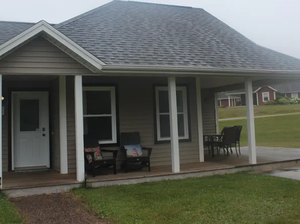 214 School House Rd #11, Saint George's Parish, PE C0A 1G0