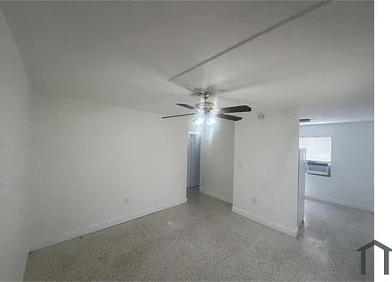2610 SW 16th Ter #9 — Photo 4