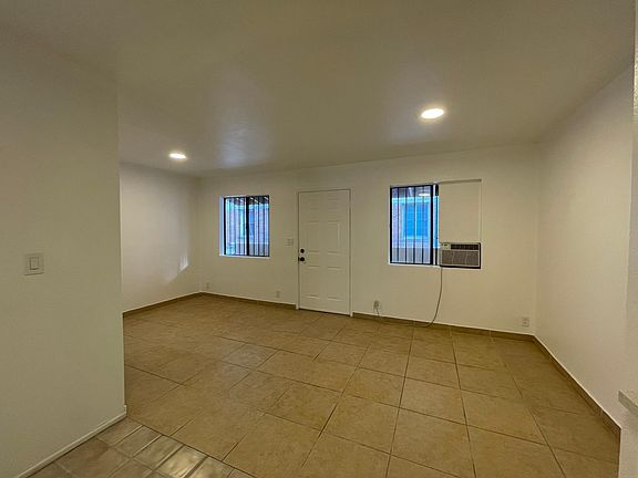 3rd image of 741 N Saint Andrews Pl #739A
