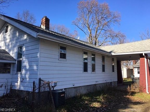 5th image of 2418 Albrecht Ave